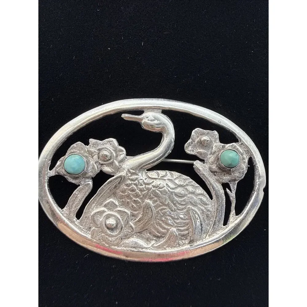Unbranded this brooch